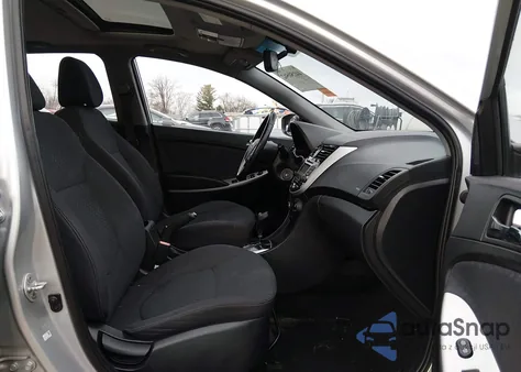 2013 Hyundai Accent Se z USA, uszkodzony, nr VIN KMHCU5AE6DU102387